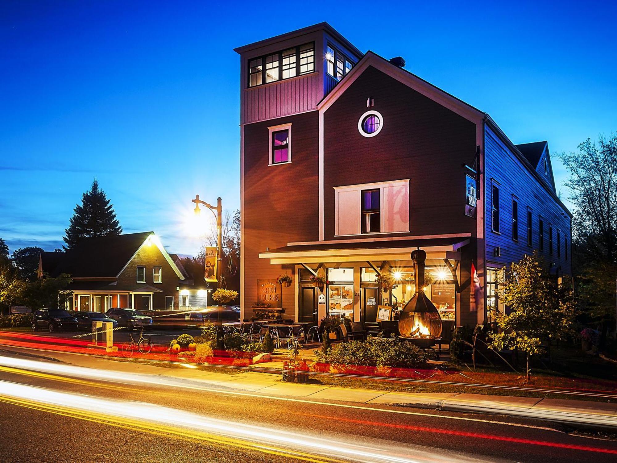 Auberge Sutton Brouerie 外观 照片