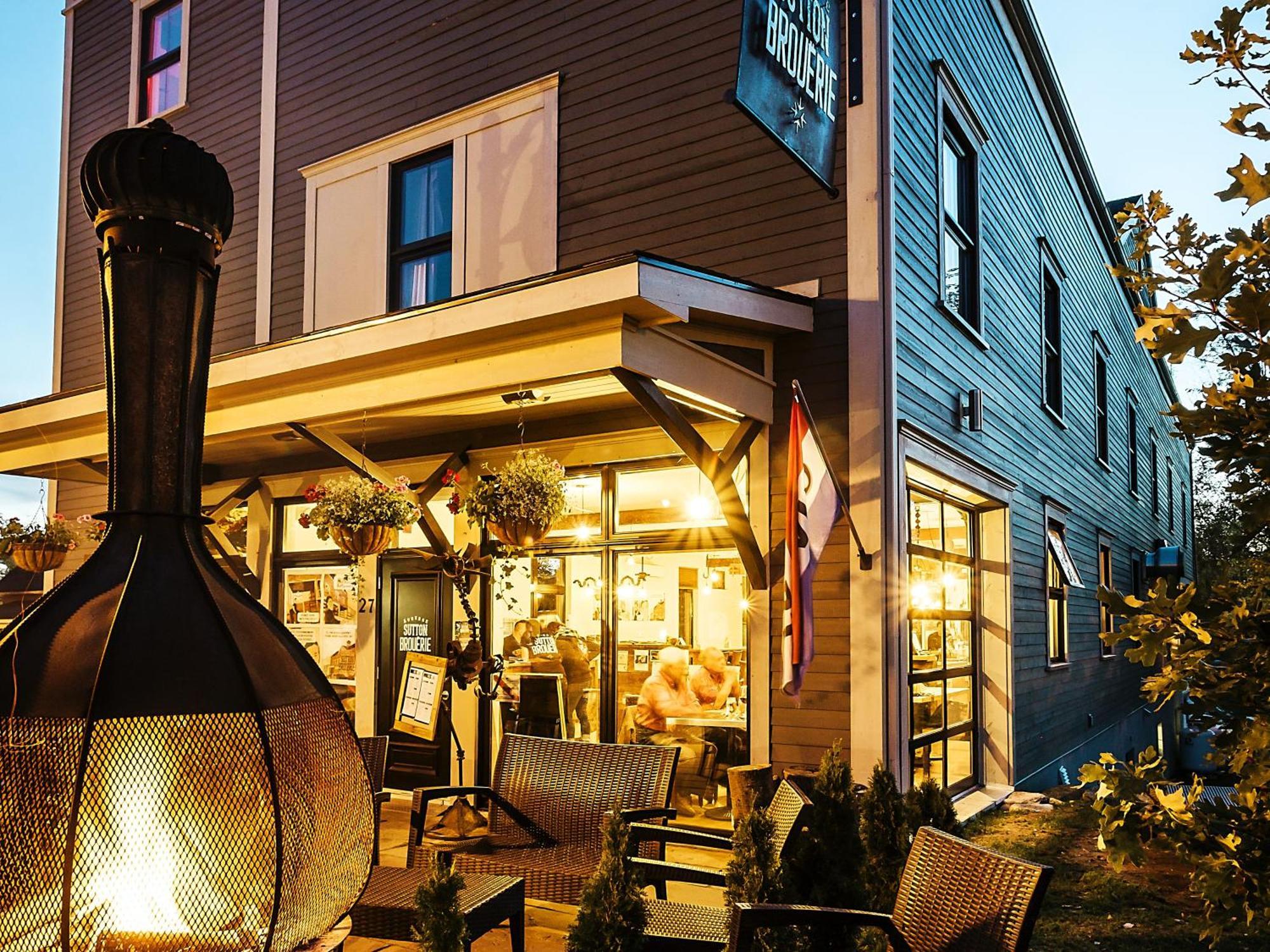 Auberge Sutton Brouerie 外观 照片