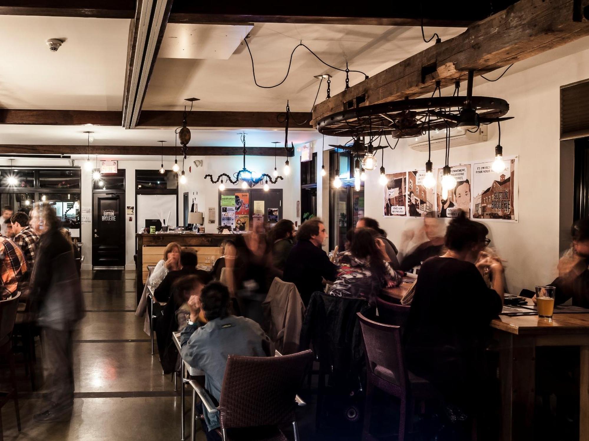 Auberge Sutton Brouerie 外观 照片